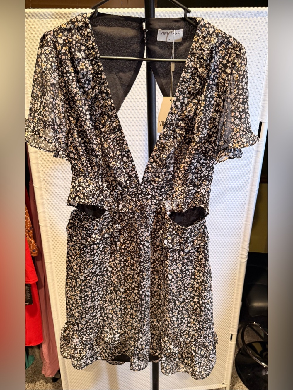 Vine Tree Floral Above Knee Dress. NWT - Picture 2 of 5